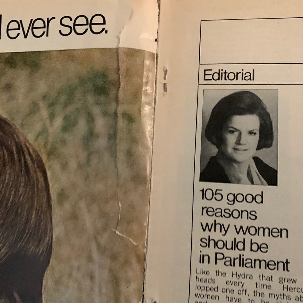 Chatelaine Magazine - October 1971 - Picture 4 of 5